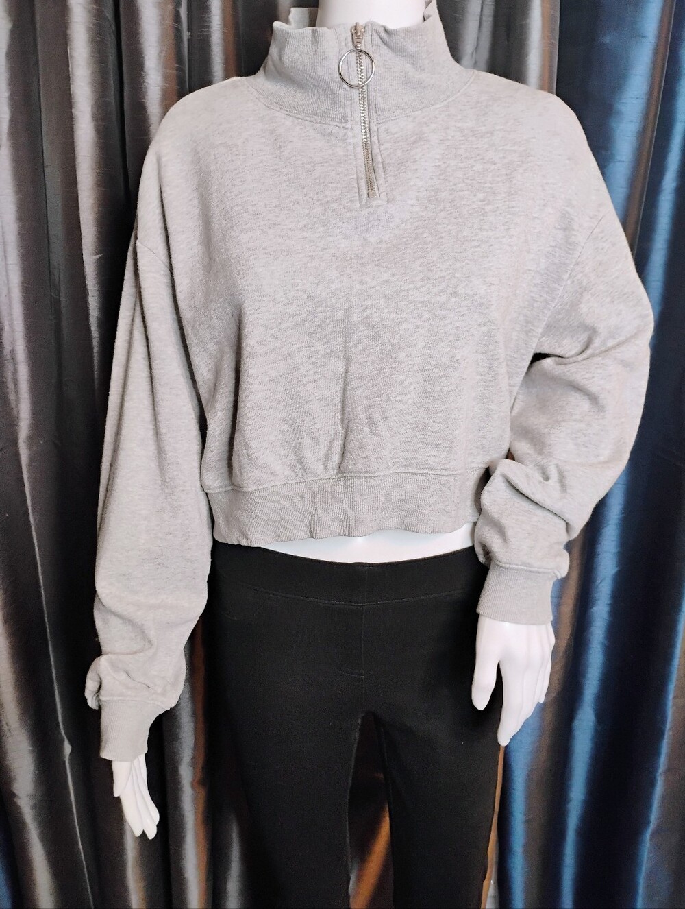 Gray Cropped Sweatshirt